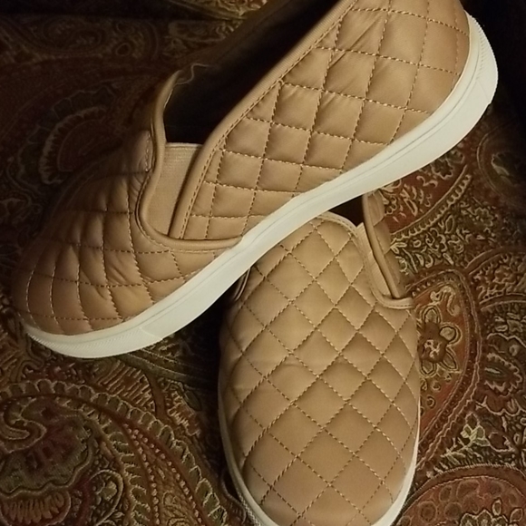 Tennis - Picture 2 of 4